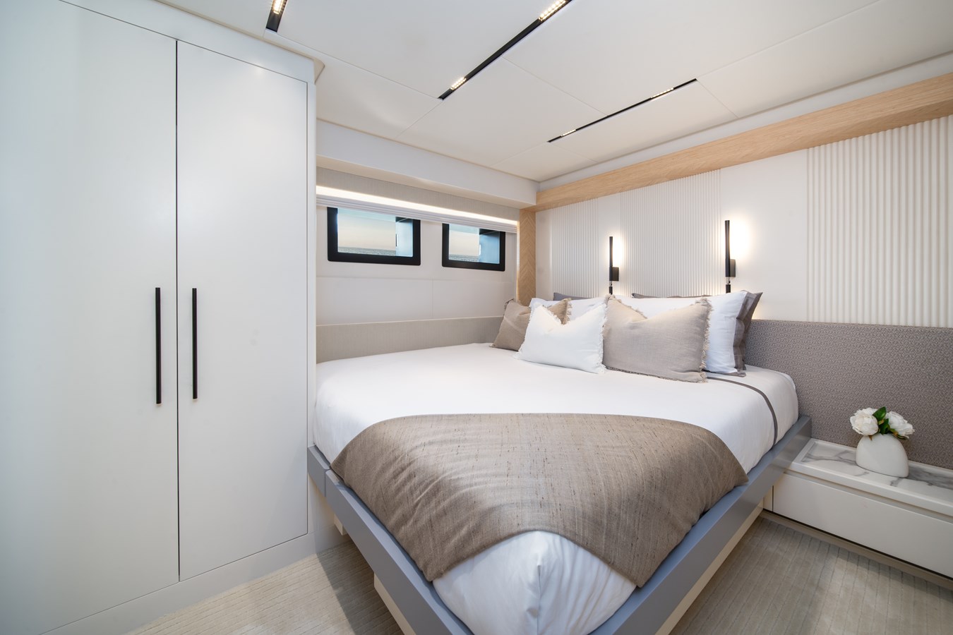 Majesty Motor Yacht BLUESTONE For Sale