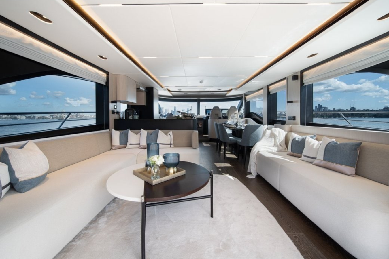 Majesty Motor Yacht TOPAZ For Sale