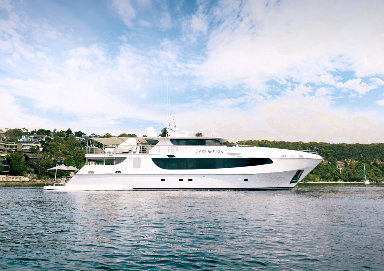 Oceanfast Motor Yacht EVOLUTION For Sale