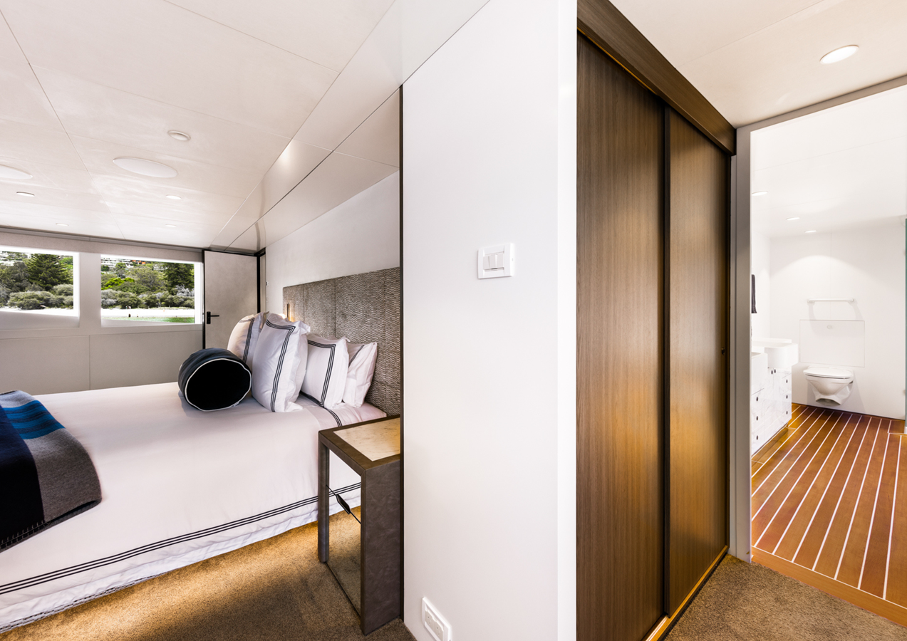 Oceanfast Motor Yacht EVOLUTION For Sale