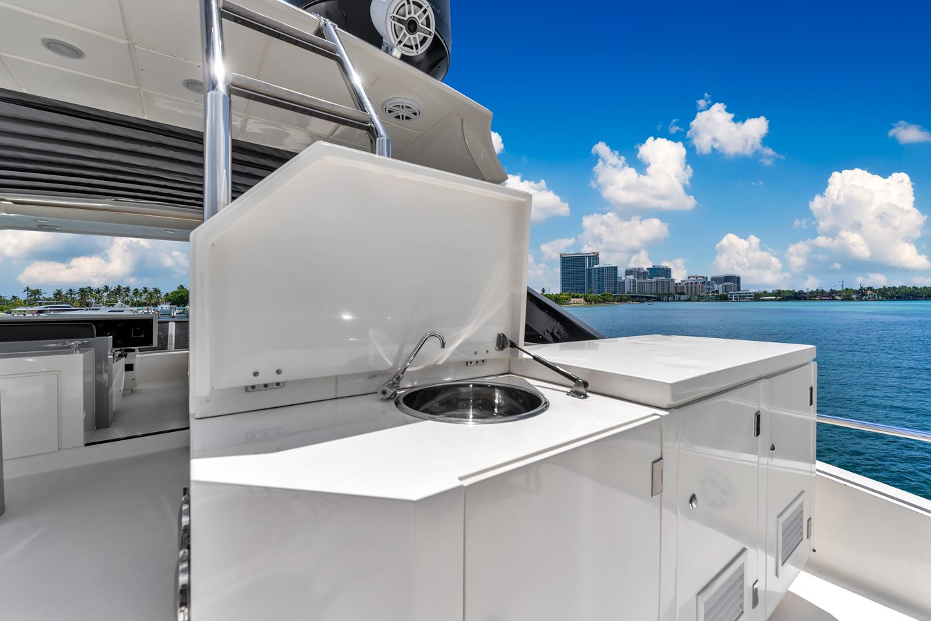 Astilleros Astondoa Motor Yacht GREYT ESCAPE For Sale