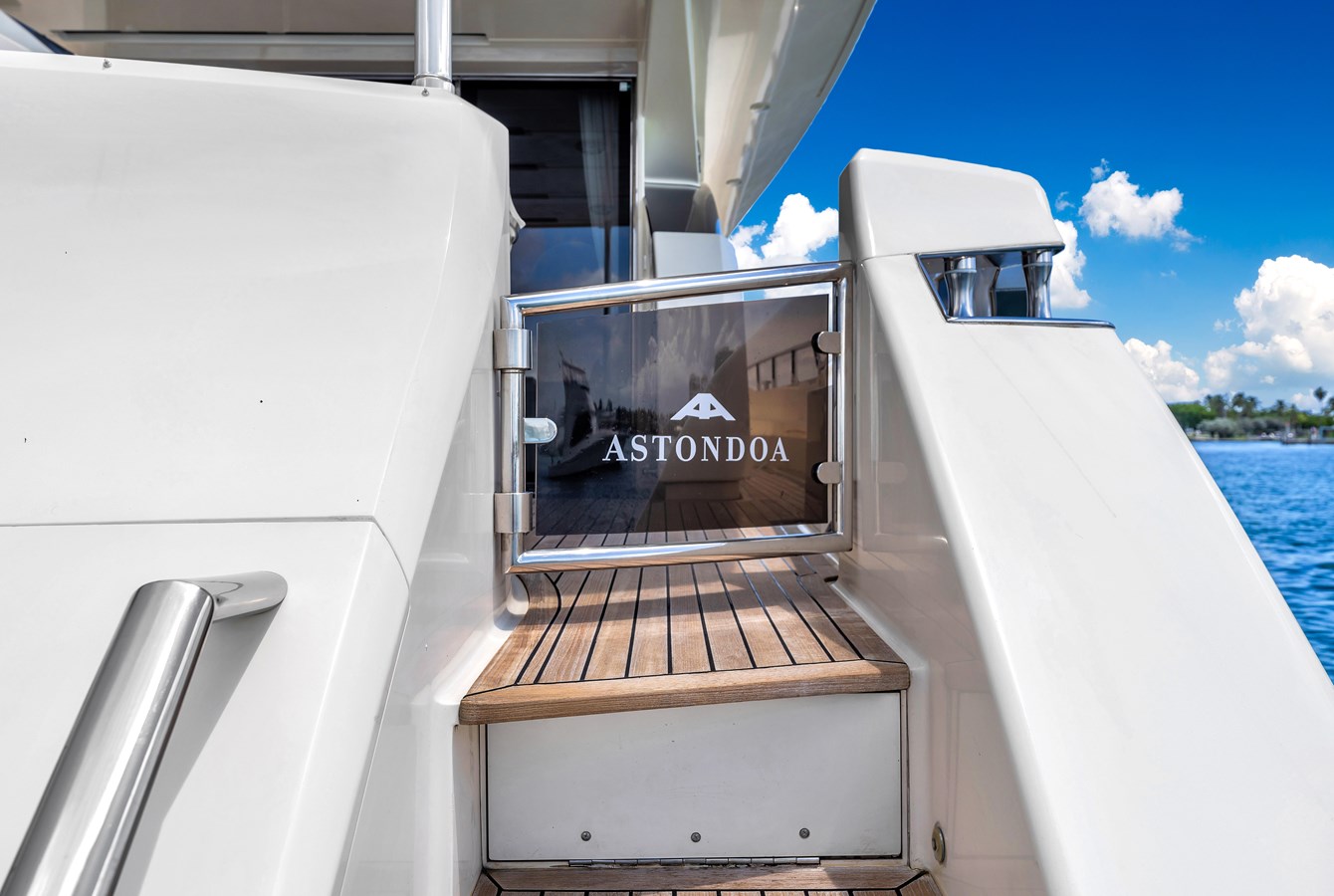 Astilleros Astondoa Motor Yacht GREYT ESCAPE For Sale