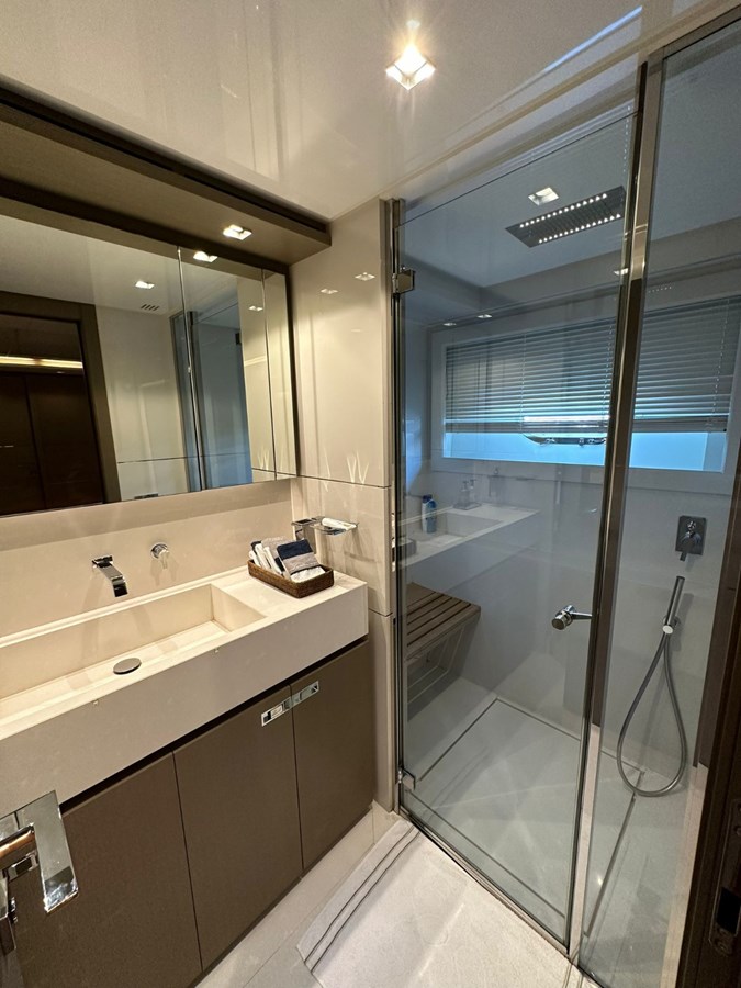 Custom Line Motor Yacht HAPPY 2 For Sale