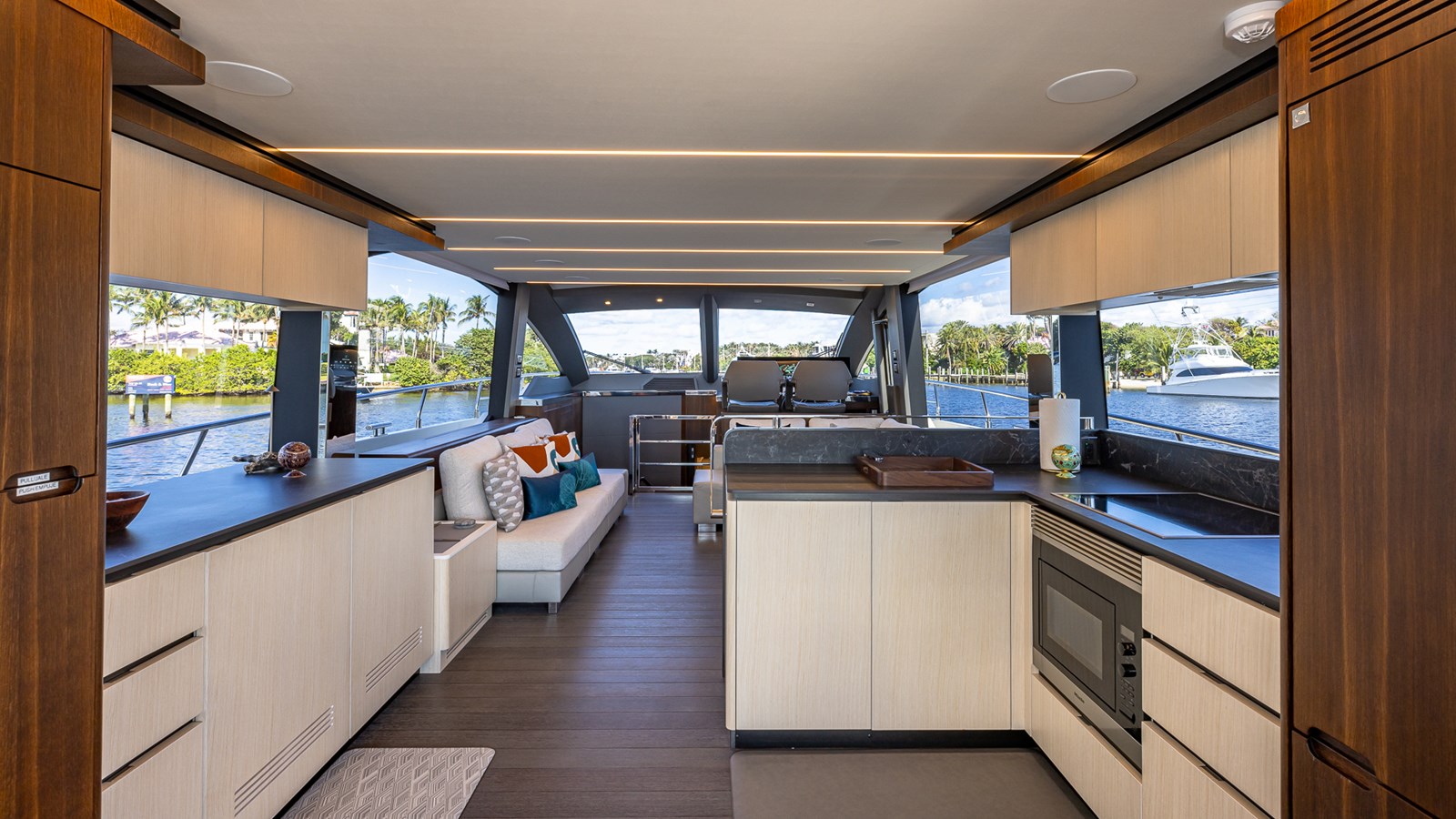 Astilleros Astondoa Motor Yacht ISLA BONITA For Sale