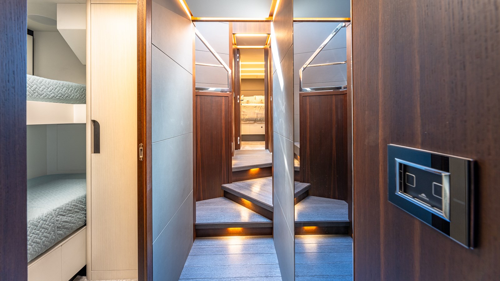 Astilleros Astondoa Motor Yacht ISLA BONITA For Sale