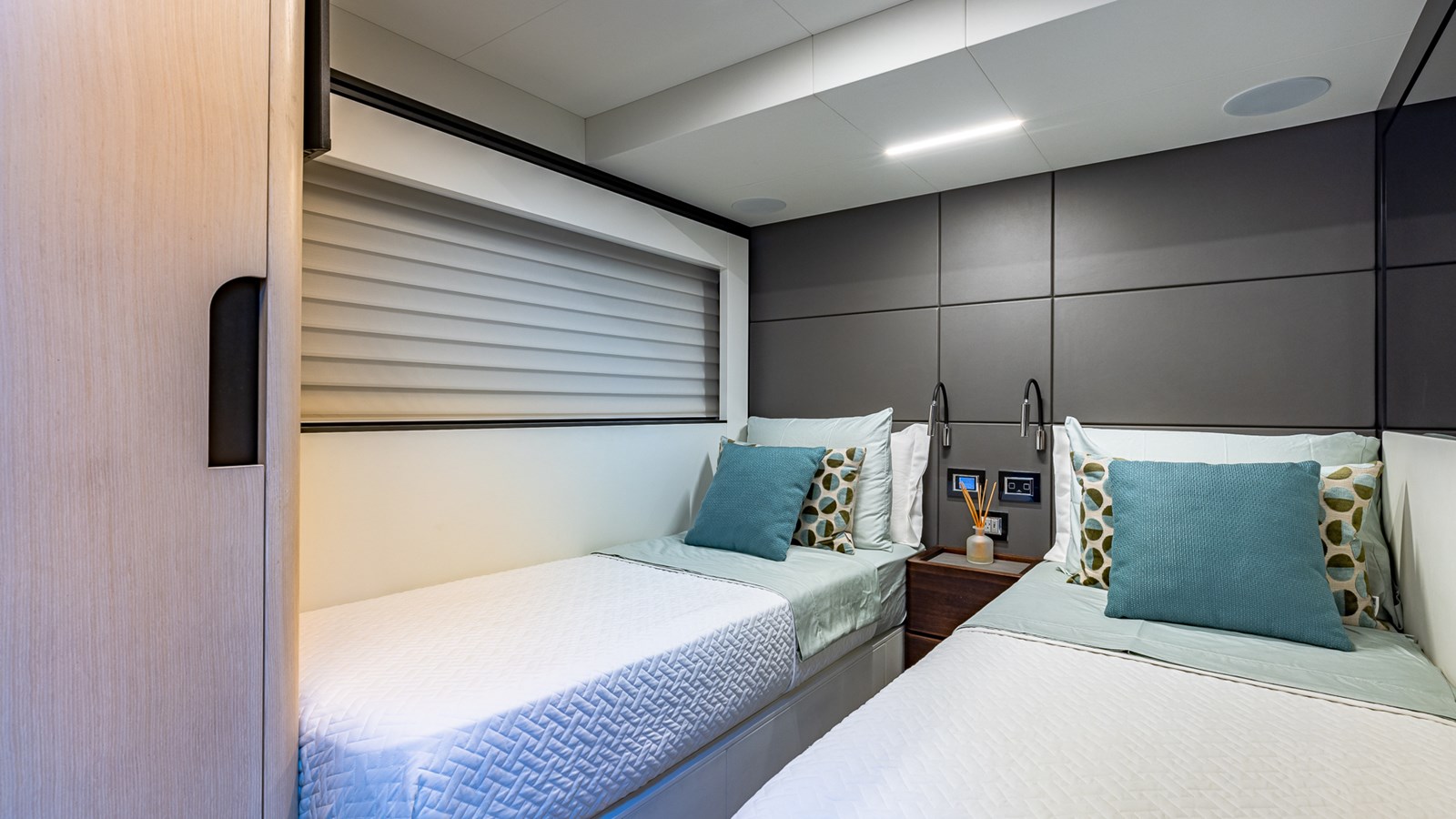 Astilleros Astondoa Motor Yacht ISLA BONITA For Sale