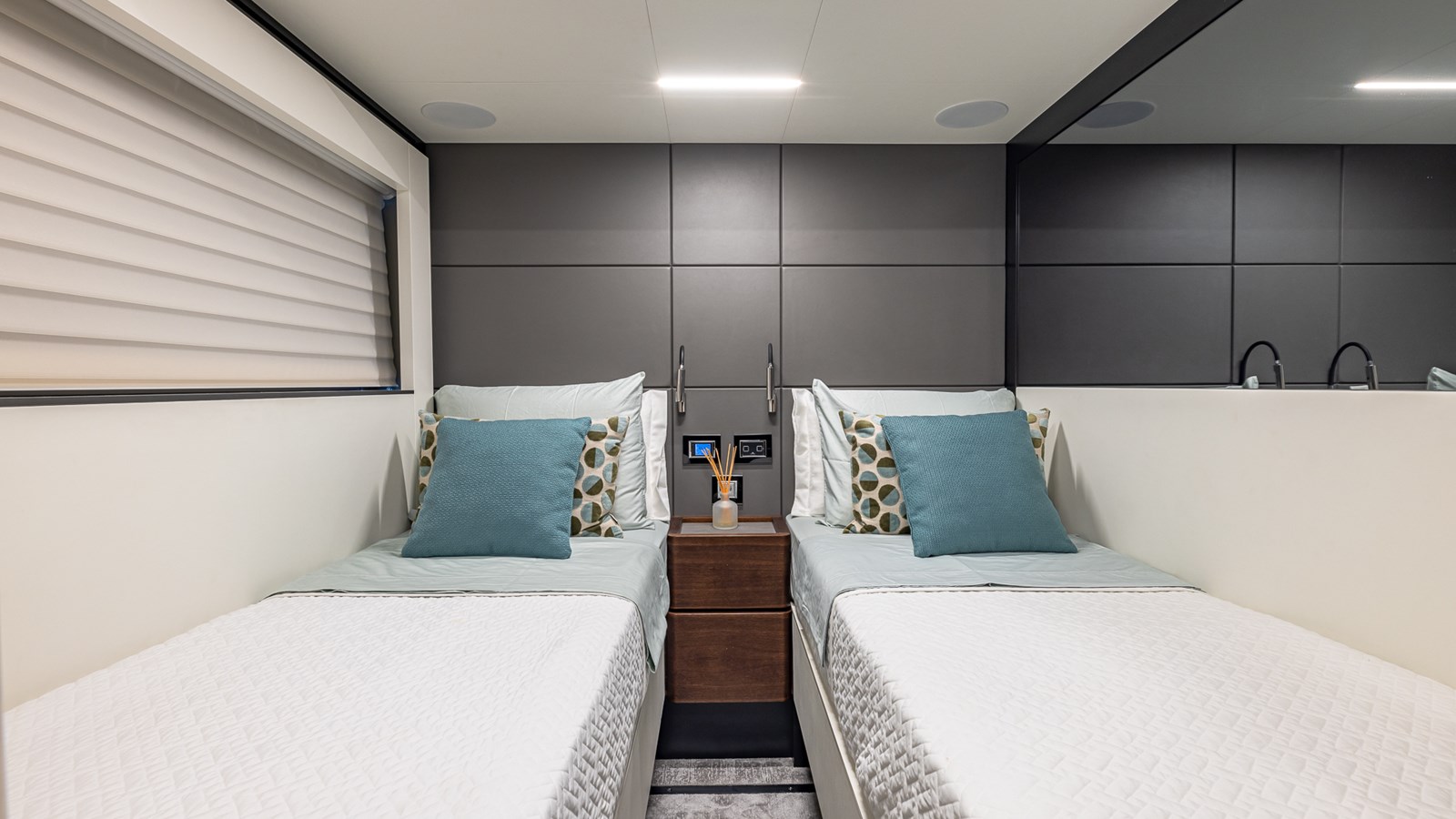 Astilleros Astondoa Motor Yacht ISLA BONITA For Sale