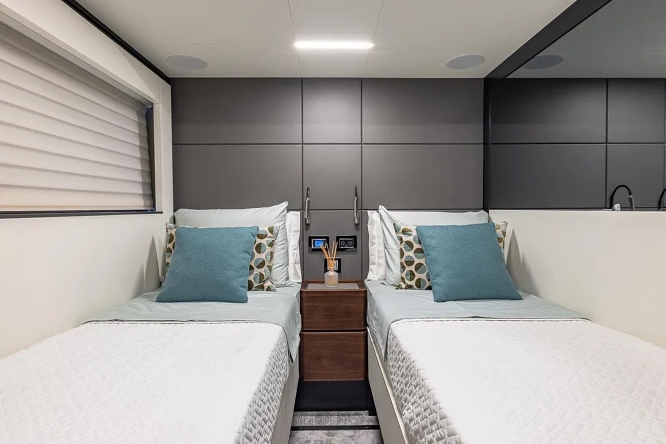 Astilleros Astondoa Motor Yacht - For Sale