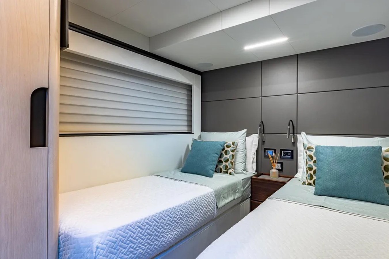 Astilleros Astondoa Motor Yacht - For Sale