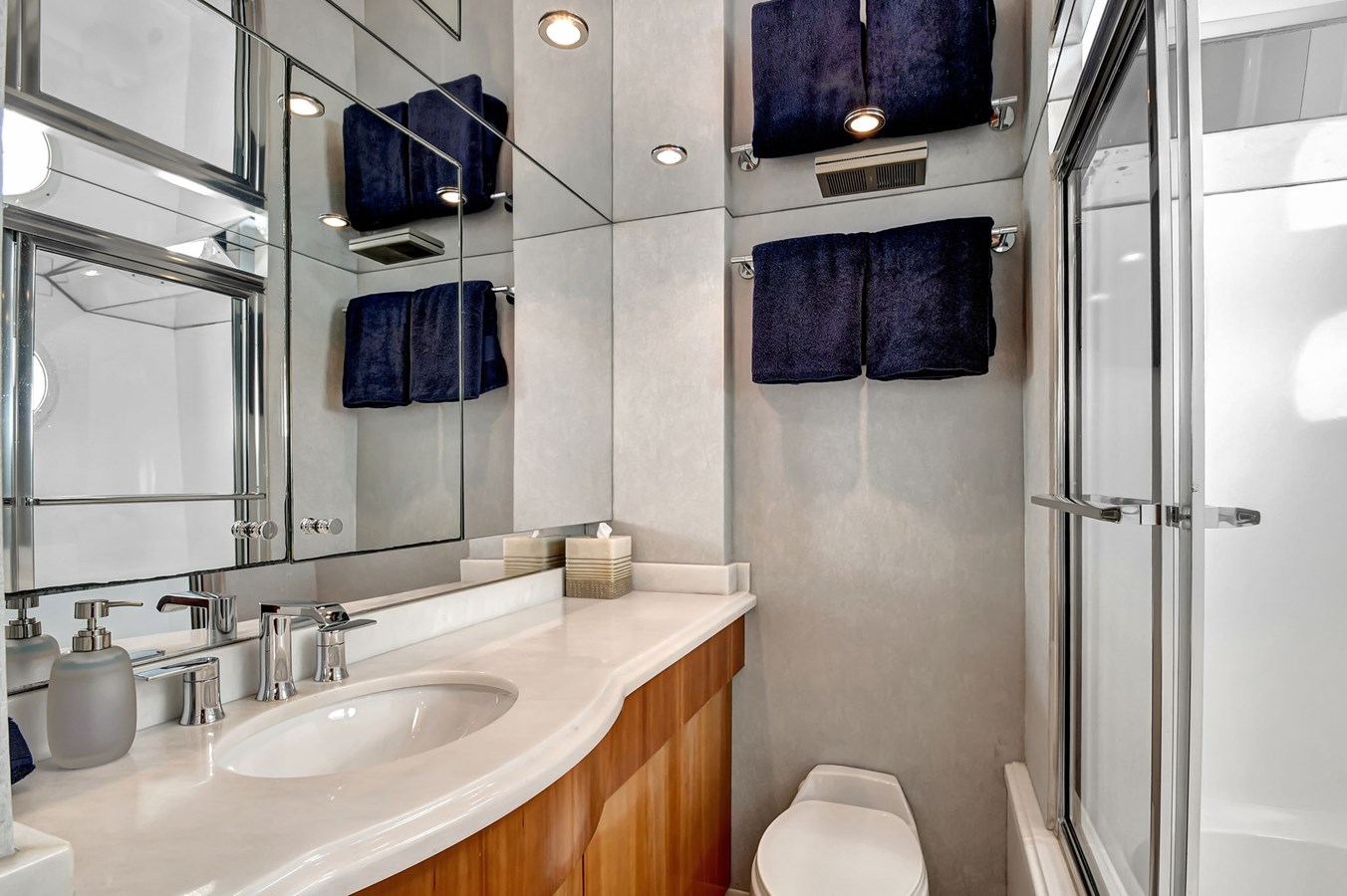 Hatteras Motor Yacht DANIELLE For Sale