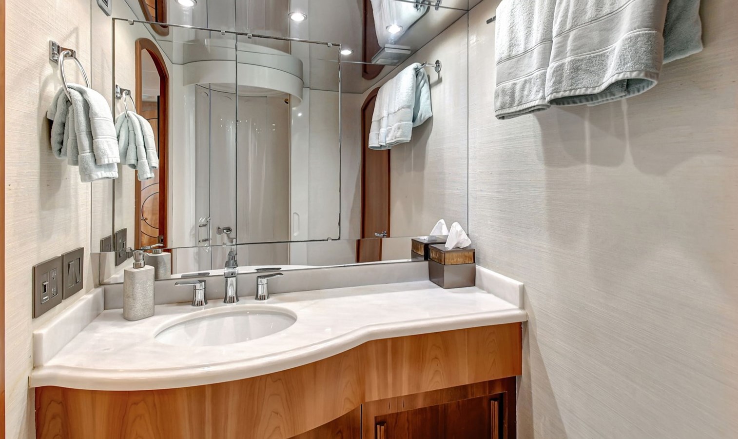 Hatteras Motor Yacht DANIELLE For Sale
