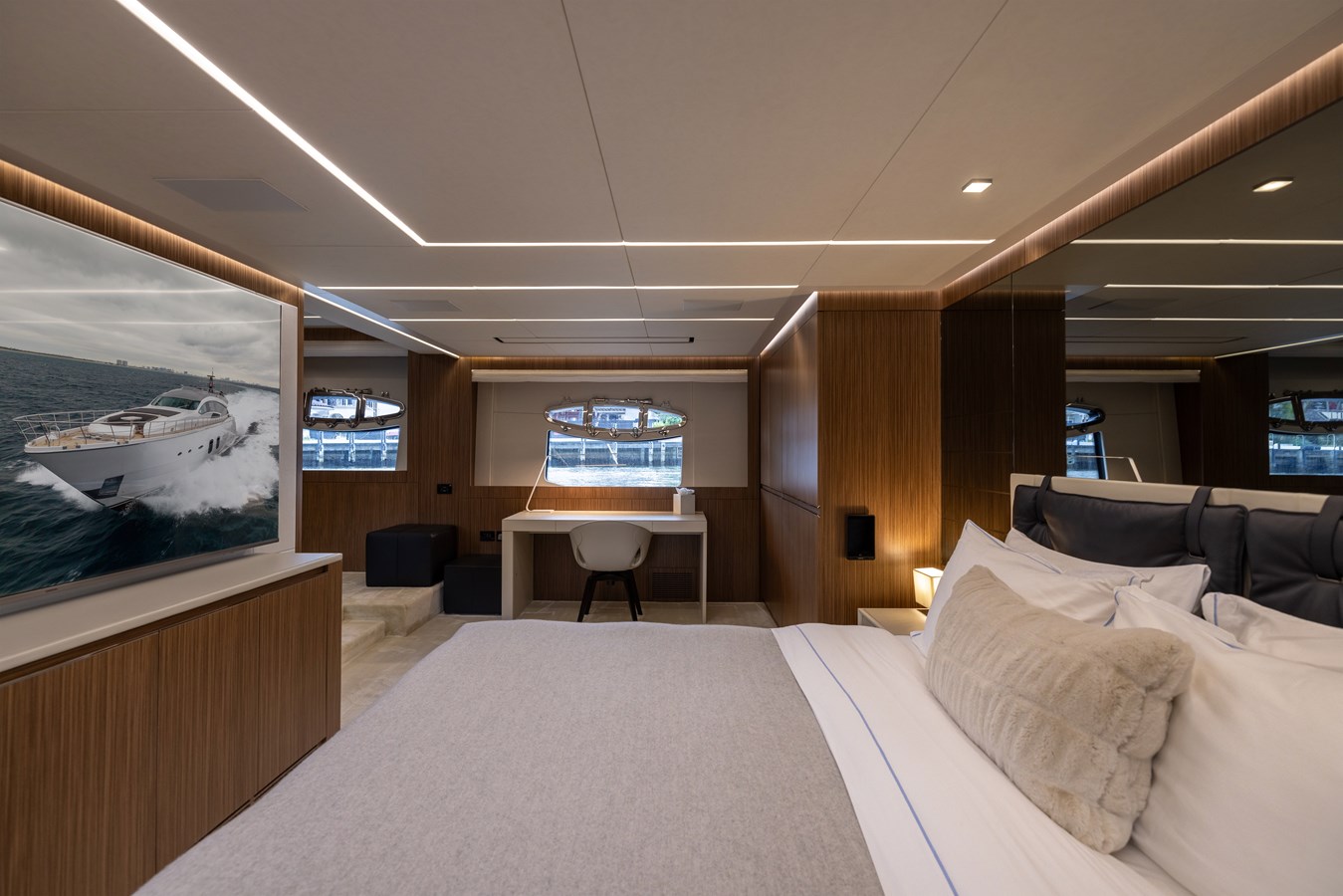 Pershing Cruising Yacht NAAV For Sale
