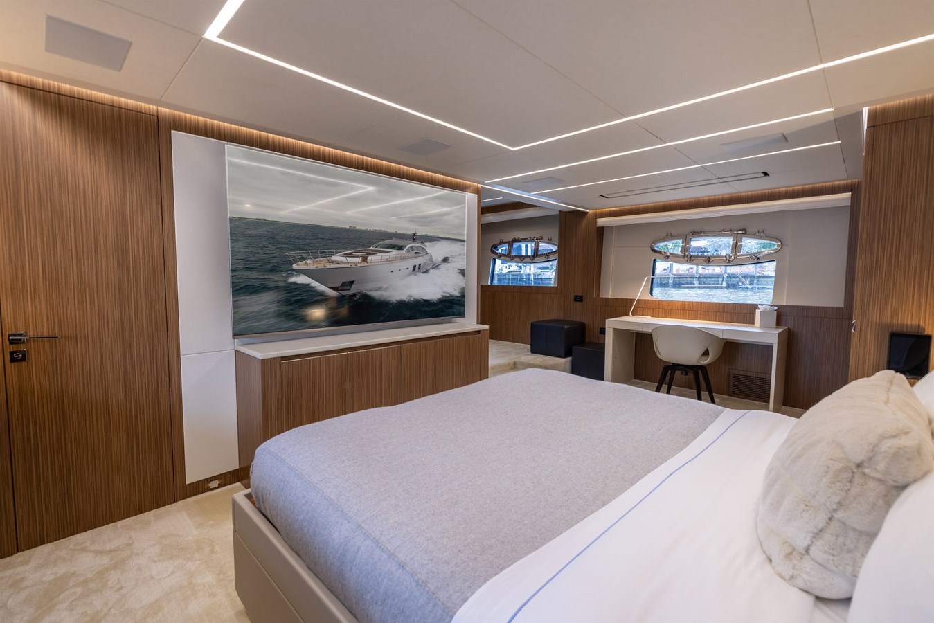 Pershing Cruising Yacht NAAV For Sale