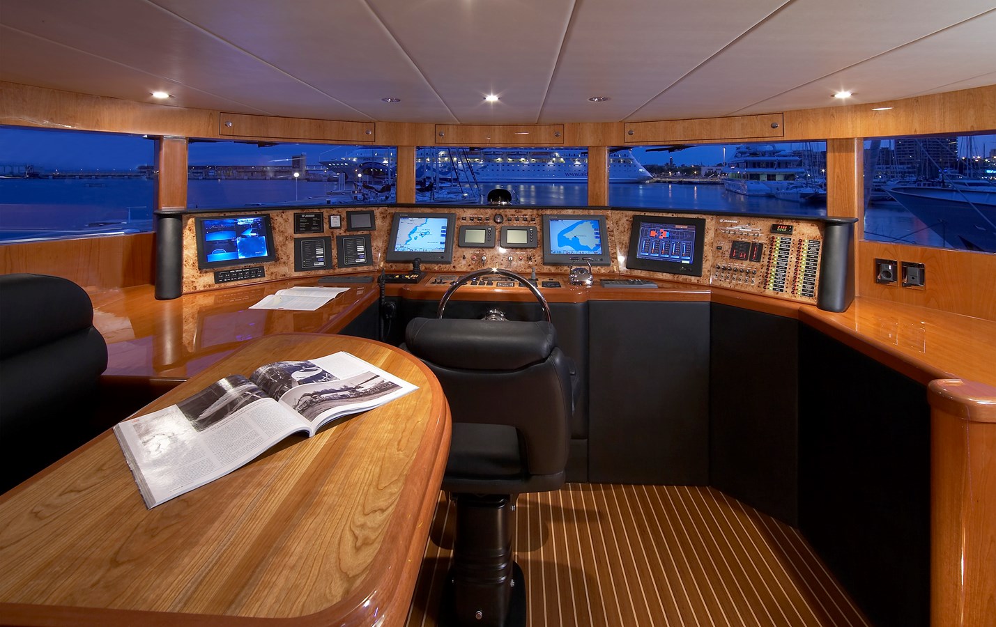 Johnson Motor Yacht JOHNSON 110 FLYBRIDGE  For Sale
