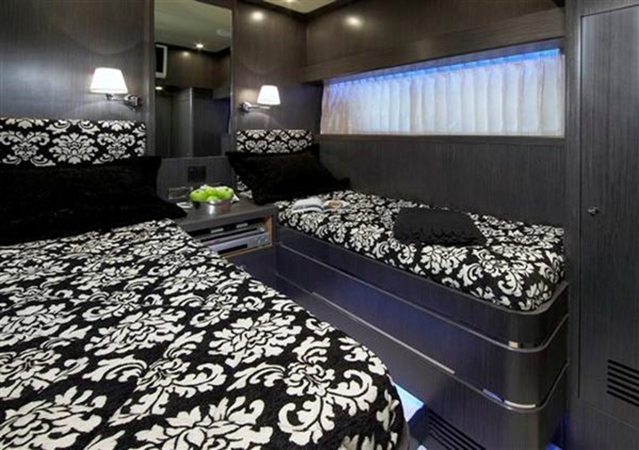 Johnson Motor Yacht JOHNSON 83’ SKYLOUNGE W/FISHING COCKPIT  For Sale