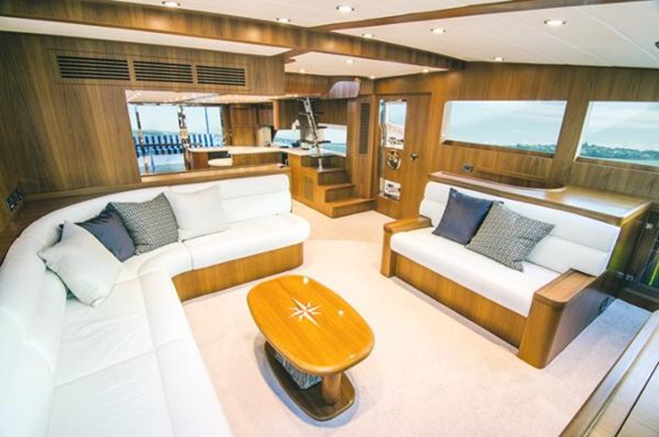 Johnson Motor Yacht JOHNSON 83' FLYBRIDGE w/HYDRAULIC PLATFORM  For Sale
