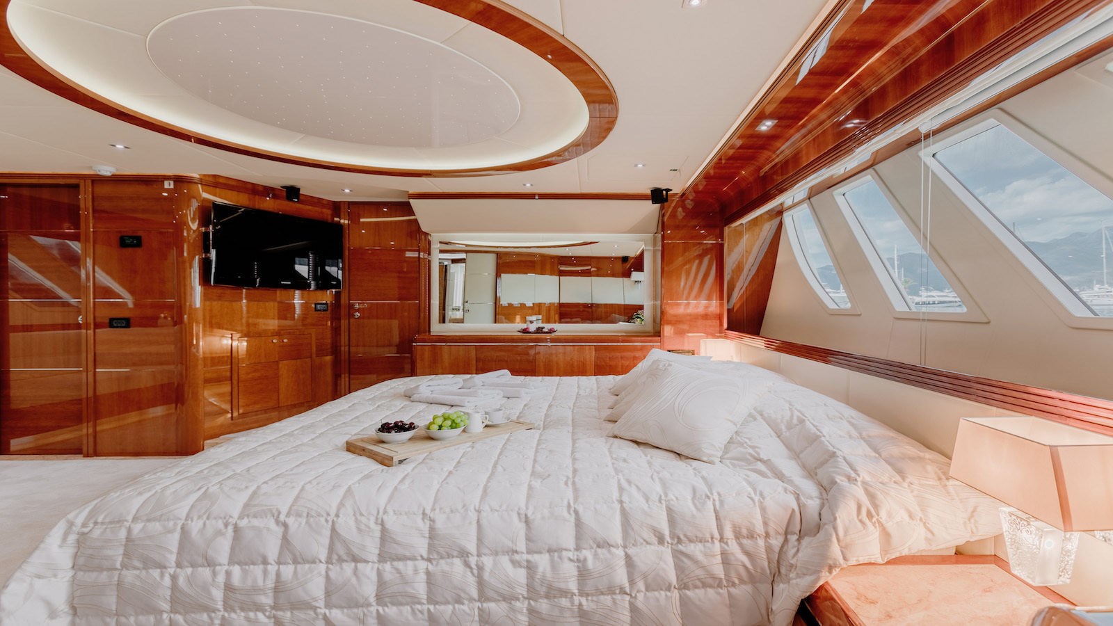 Dominator Motor Yacht LADY MURA For Sale