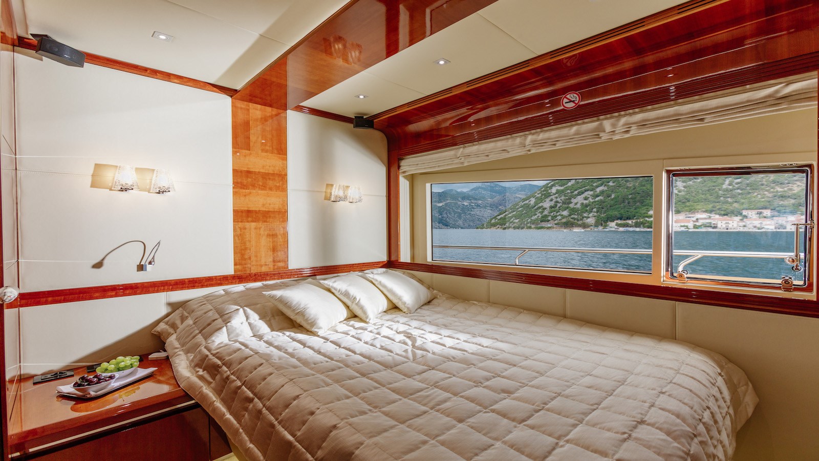 Dominator Motor Yacht LADY MURA For Sale