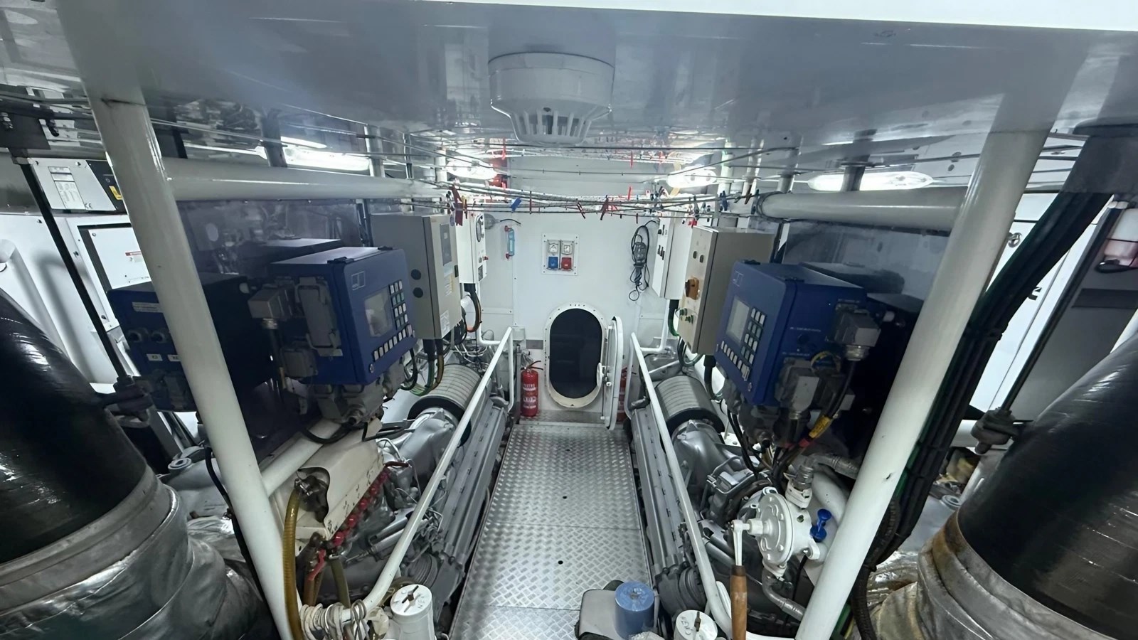 Dominator Motor Yacht LADY MURA For Sale