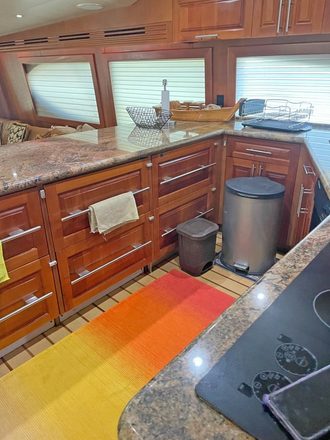 Hatteras Sport Fisherman Hatteras 68 Convertible For Sale