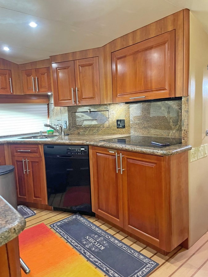 Hatteras Sport Fisherman Hatteras 68 Convertible For Sale