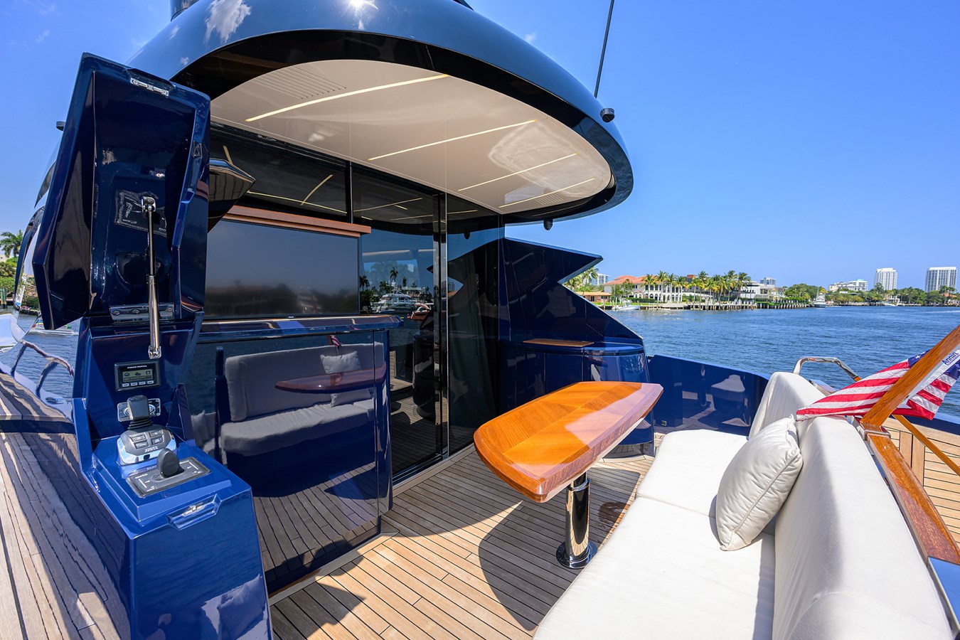 Lazzara Yachts Motor Yacht LAZZARA LSX 67 For Sale