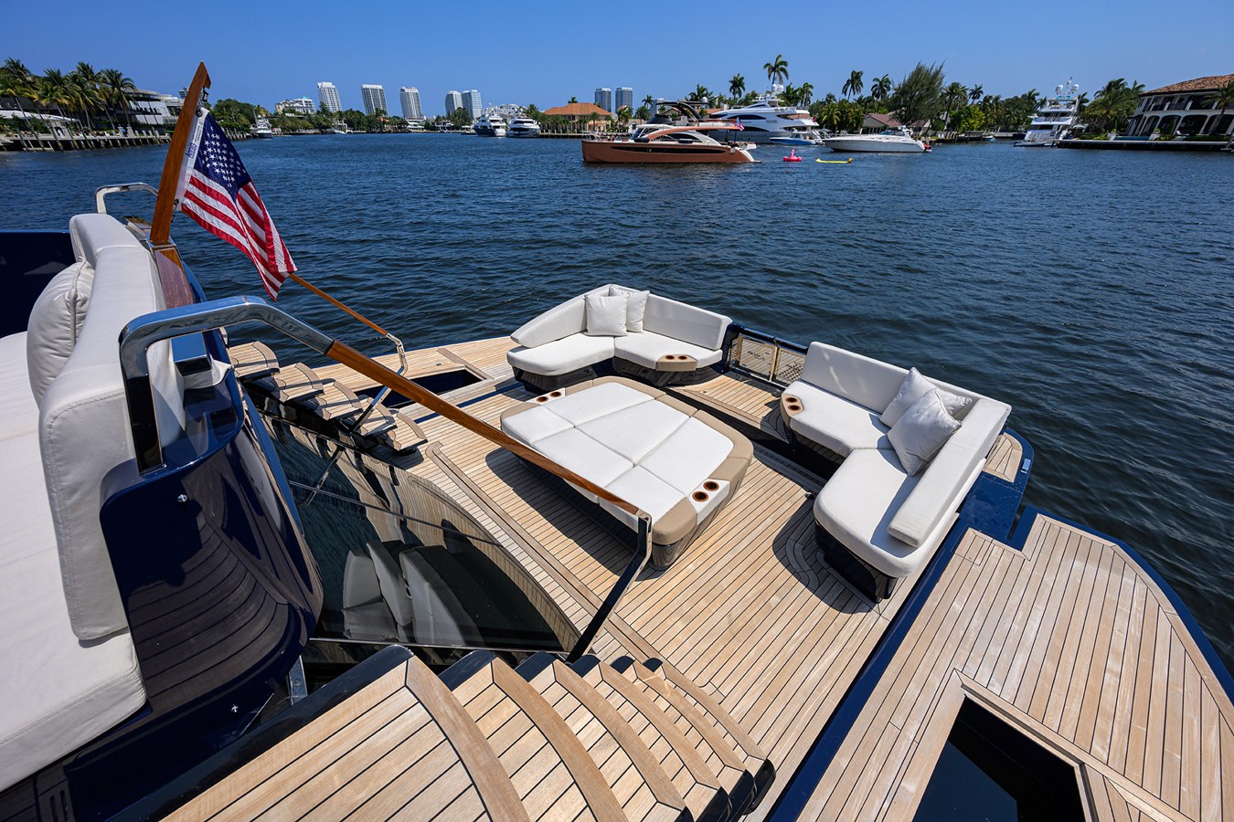 Lazzara Yachts Motor Yacht LAZZARA LSX 67 For Sale