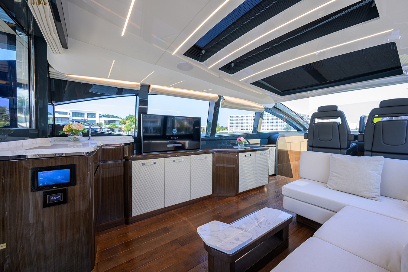 Lazzara Yachts Motor Yacht LAZZARA LSX 67 For Sale