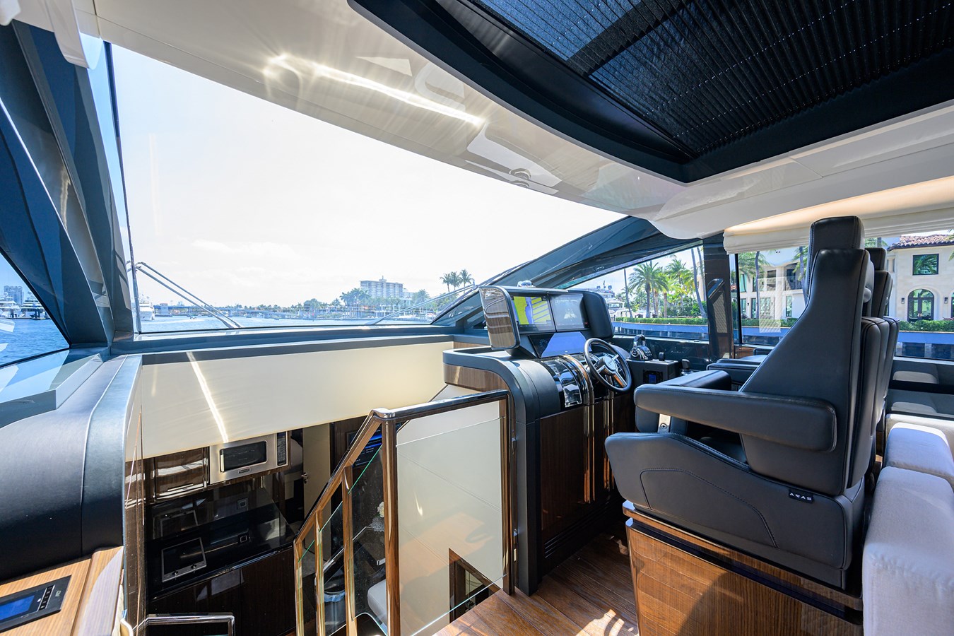 Lazzara Yachts Motor Yacht LAZZARA LSX 67 For Sale
