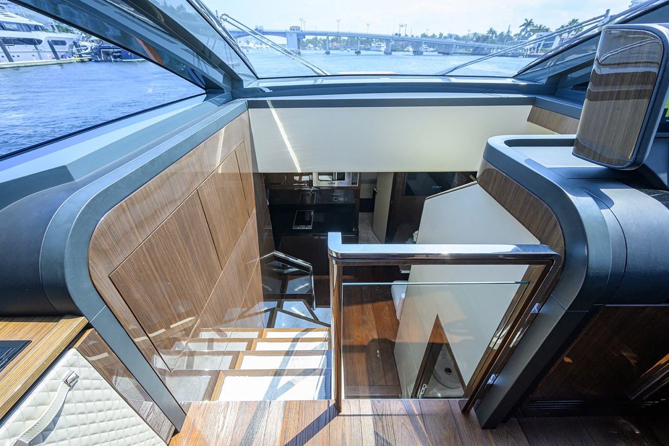 Lazzara Yachts Motor Yacht LAZZARA LSX 67 For Sale