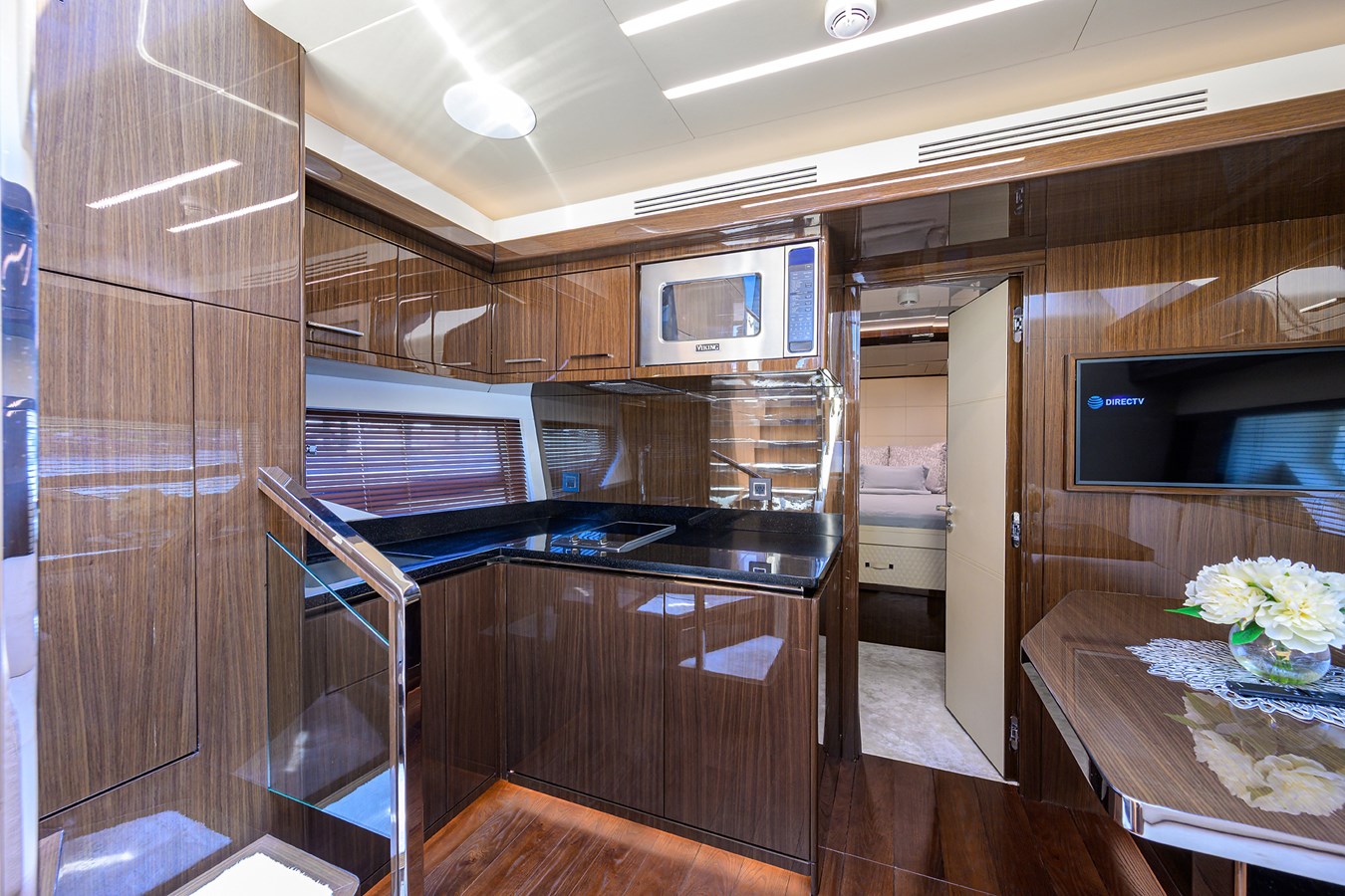 Lazzara Yachts Motor Yacht LAZZARA LSX 67 For Sale
