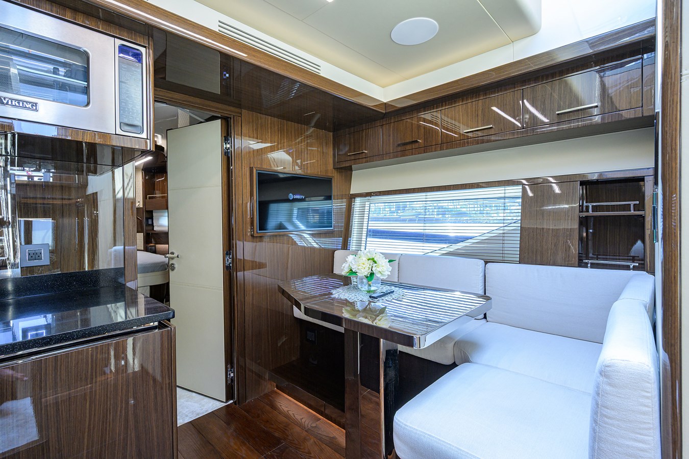Lazzara Yachts Motor Yacht LAZZARA LSX 67 For Sale