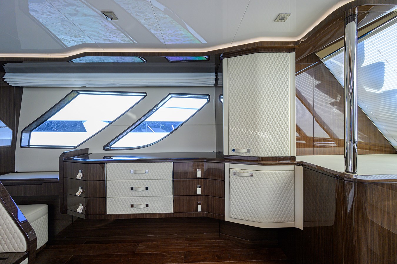 Lazzara Yachts Motor Yacht LAZZARA LSX 67 For Sale