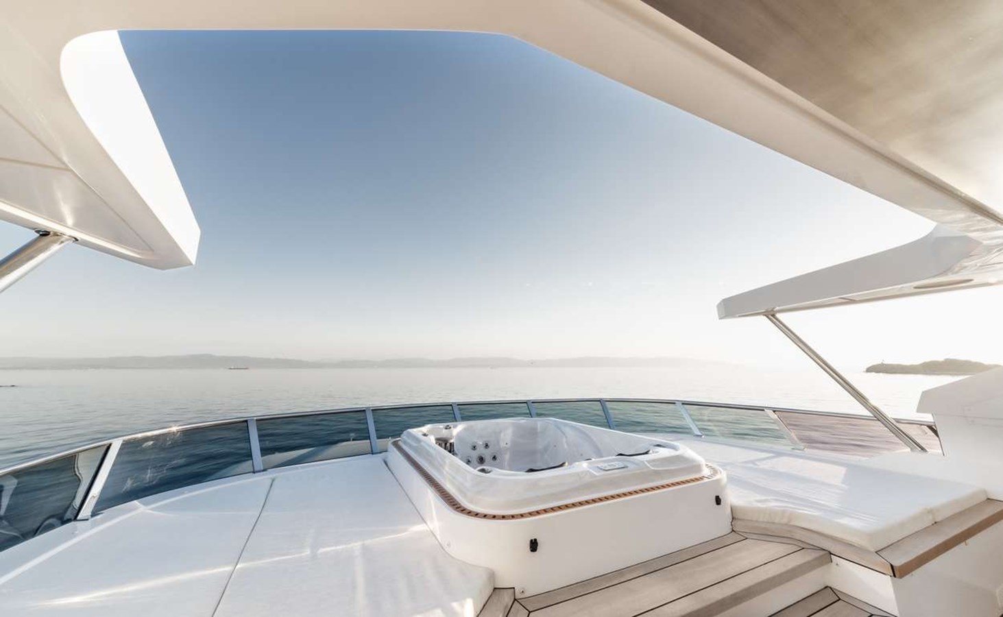 Majesty Motor Yacht BEAUTE For Sale