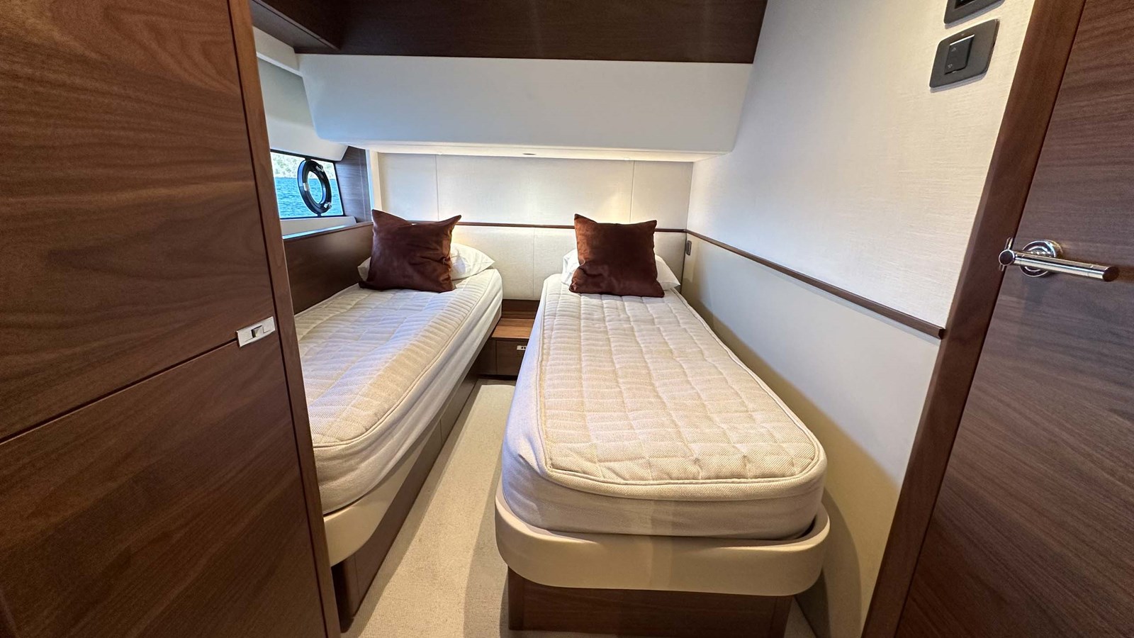 Princess Yachts Motor Yacht Princess F65 (F65012) For Sale