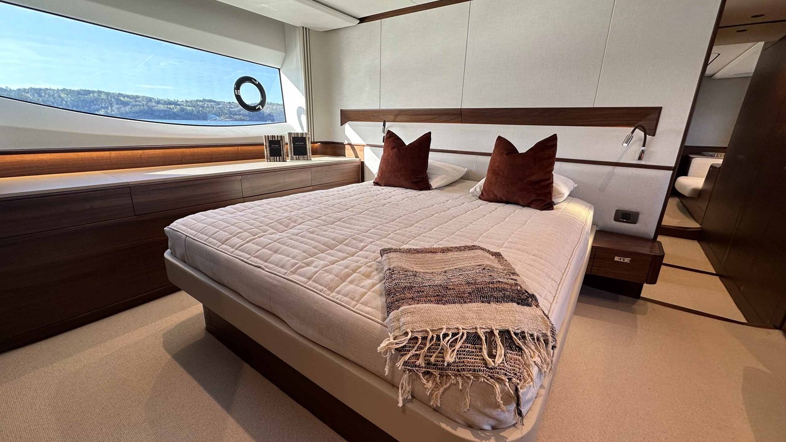 Princess Yachts Motor Yacht Princess F65 (F65012) For Sale