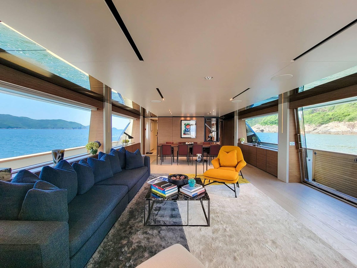 Ferretti Custom Line Cruising Yacht Custom Line Navetta 33 For Sale