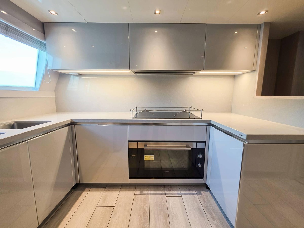 Custom Line Motor Yacht Custom Line 108 For Sale