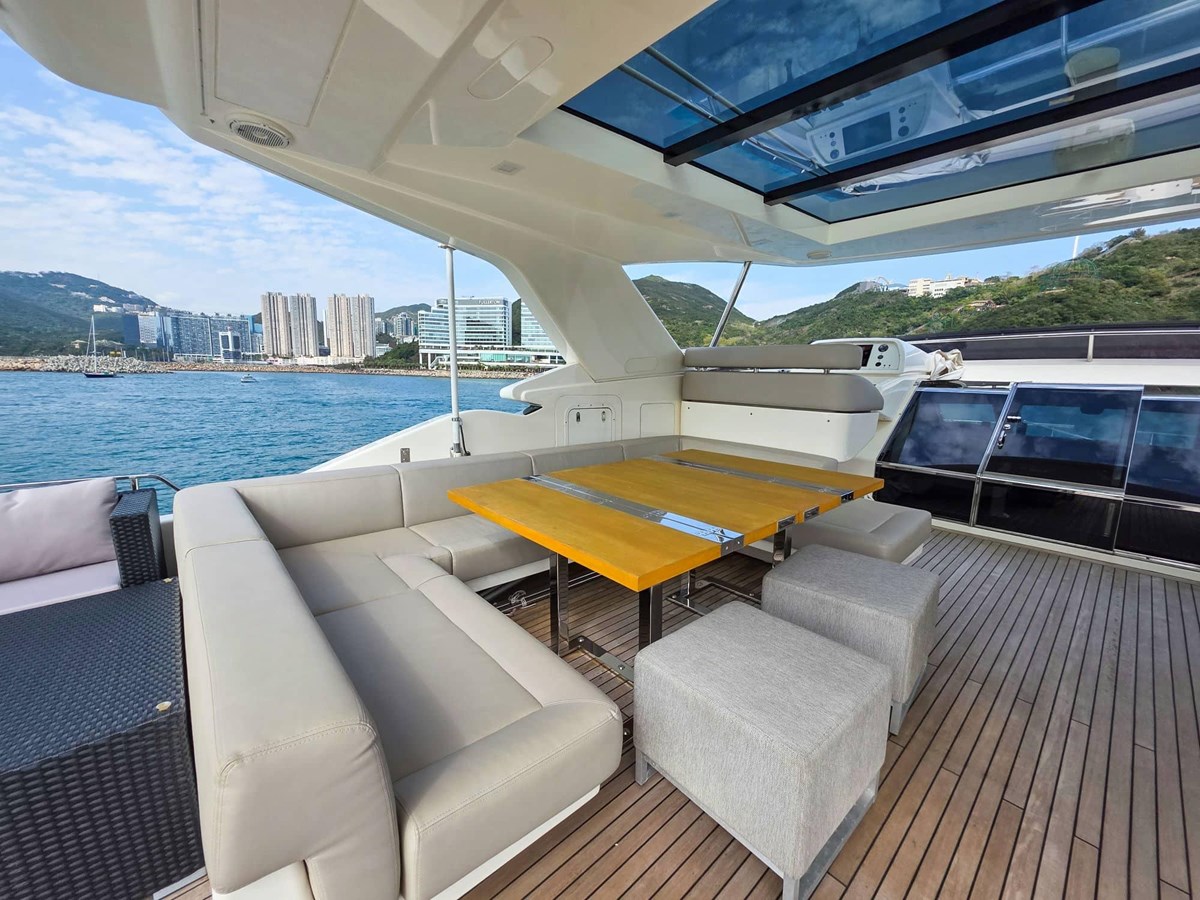Custom Line Motor Yacht Custom Line 108 For Sale
