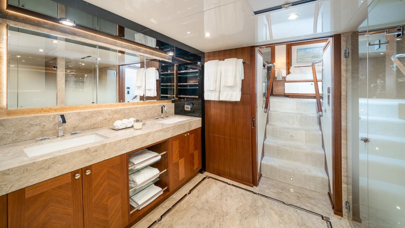 Ocean Alexander Motor Boat IRIDESCENCE For Sale
