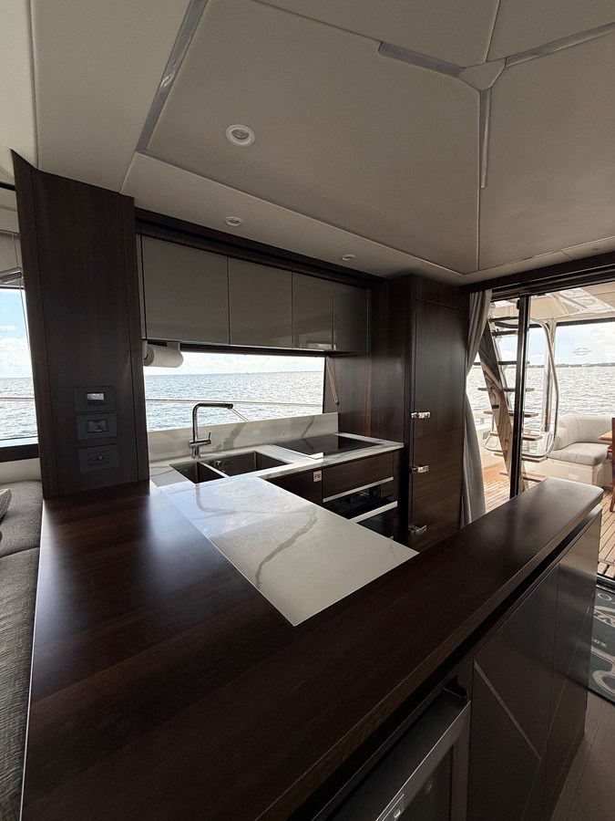 Sunseeker Motor Yacht 4 Play For Sale