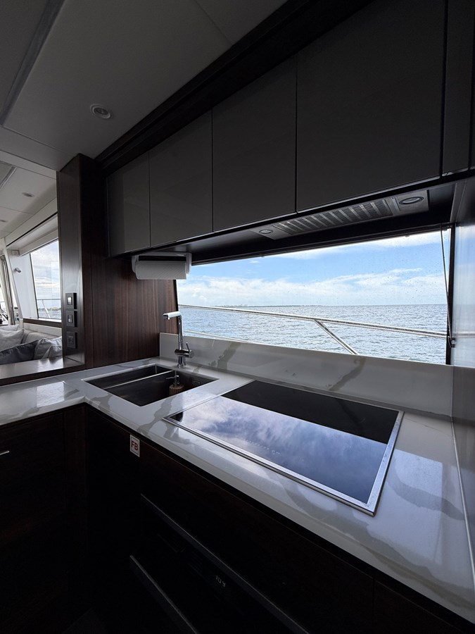 Sunseeker Motor Yacht 4 Play For Sale