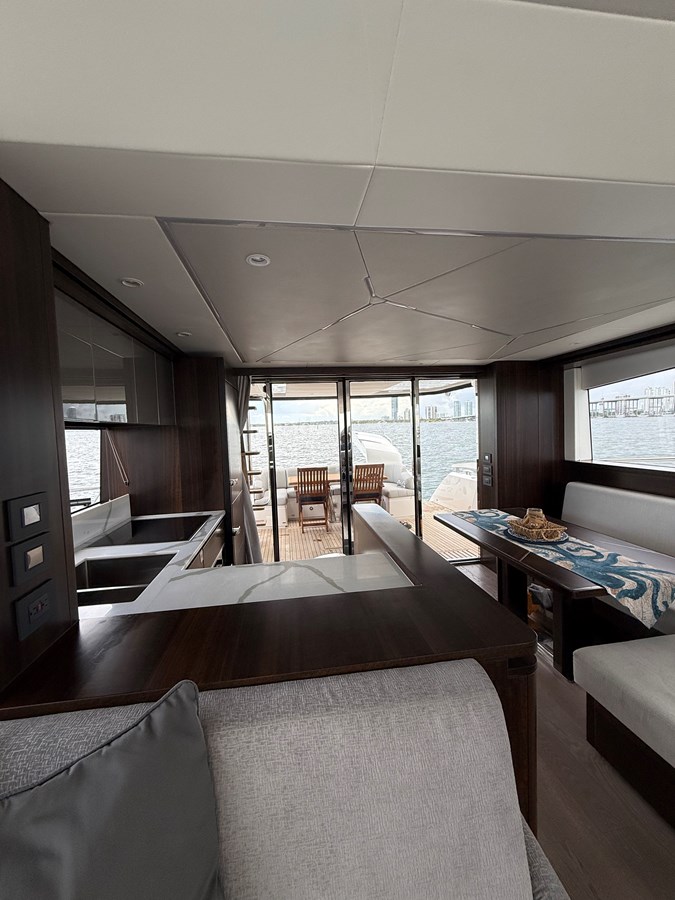 Sunseeker Motor Yacht 4 Play For Sale