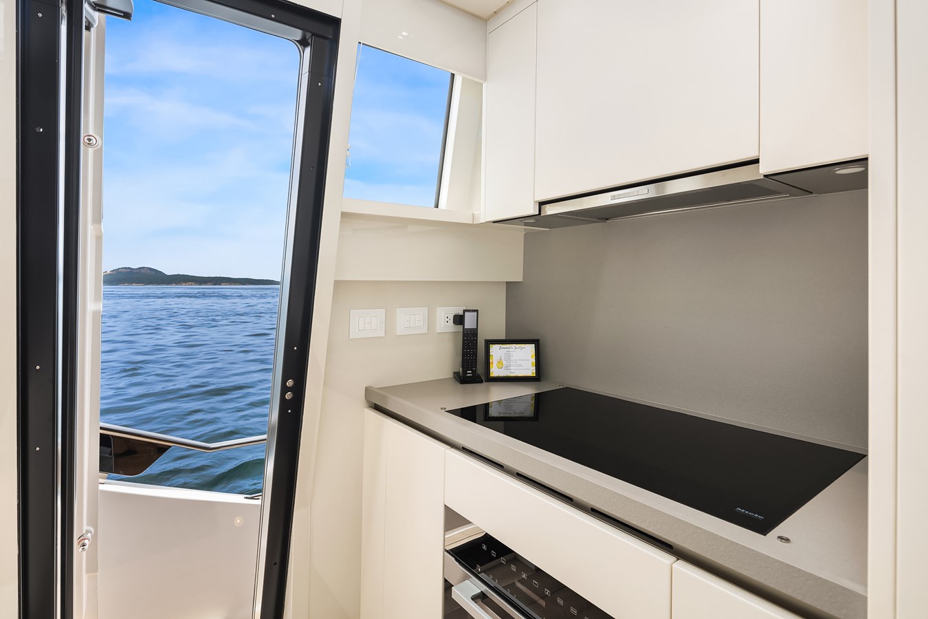 Sanlorenzo Yachts Motor Yacht ESSENZA For Sale