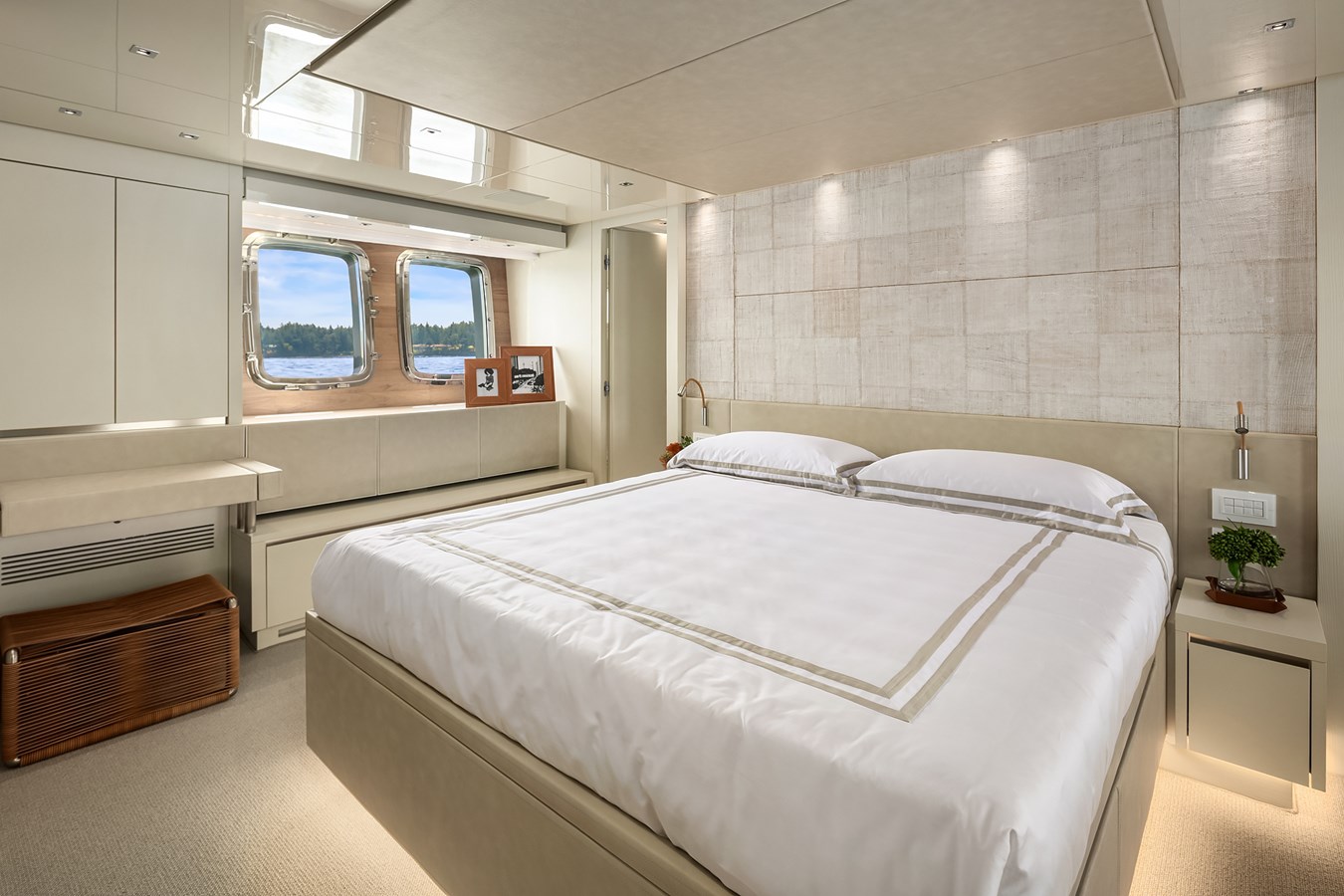 Sanlorenzo Yachts Motor Yacht ESSENZA For Sale