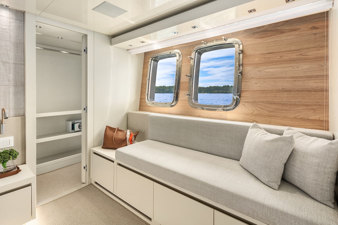 Sanlorenzo Yachts Motor Yacht ESSENZA For Sale