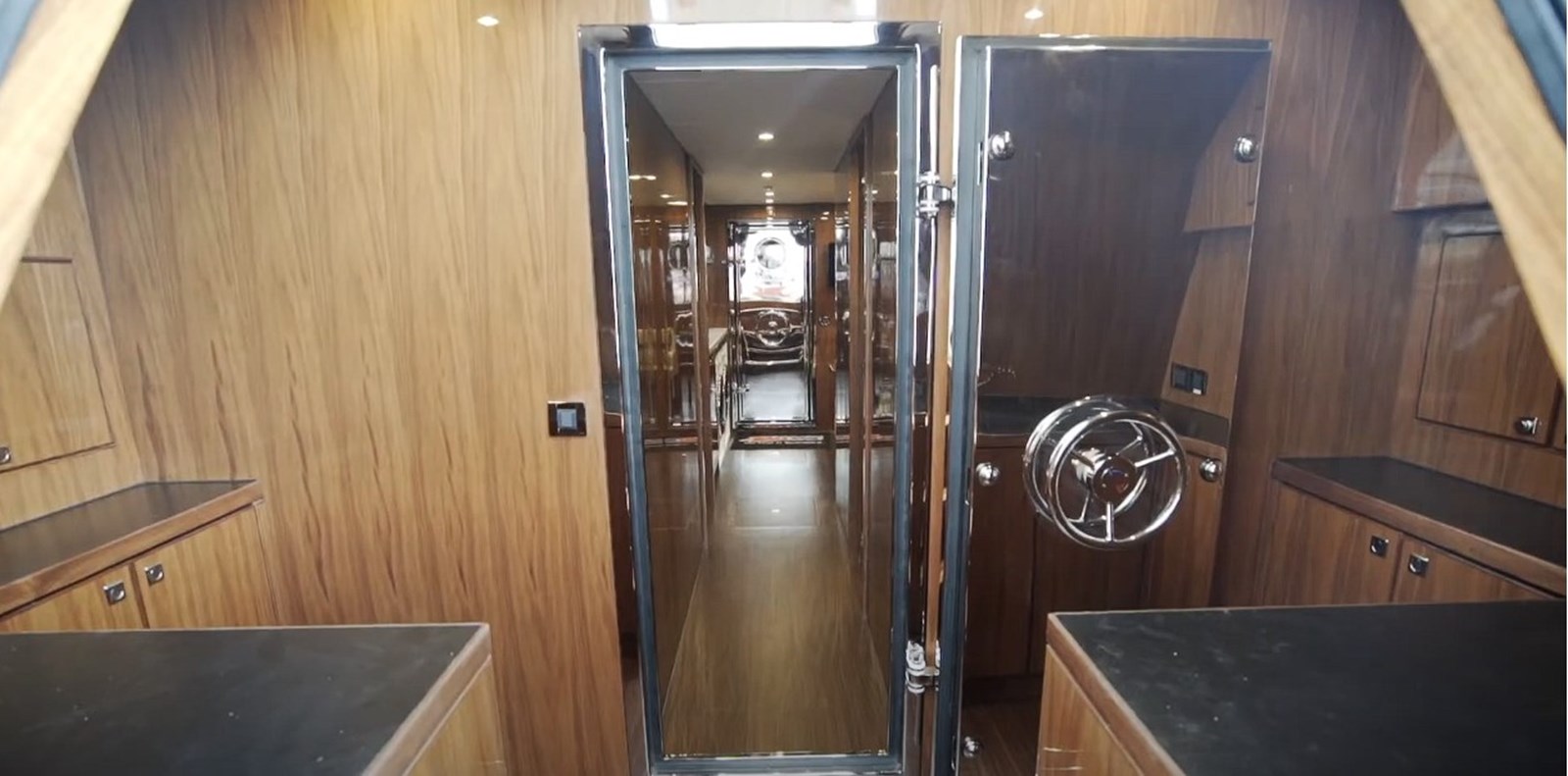 Hargrave Custom Yachts Motor Yacht LOLA T For Sale