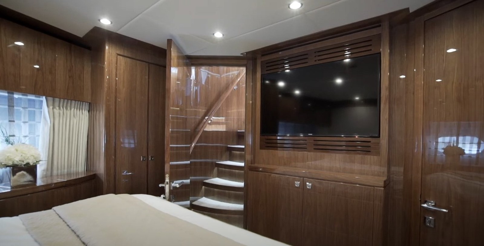 Hargrave Custom Yachts Motor Yacht LOLA T For Sale