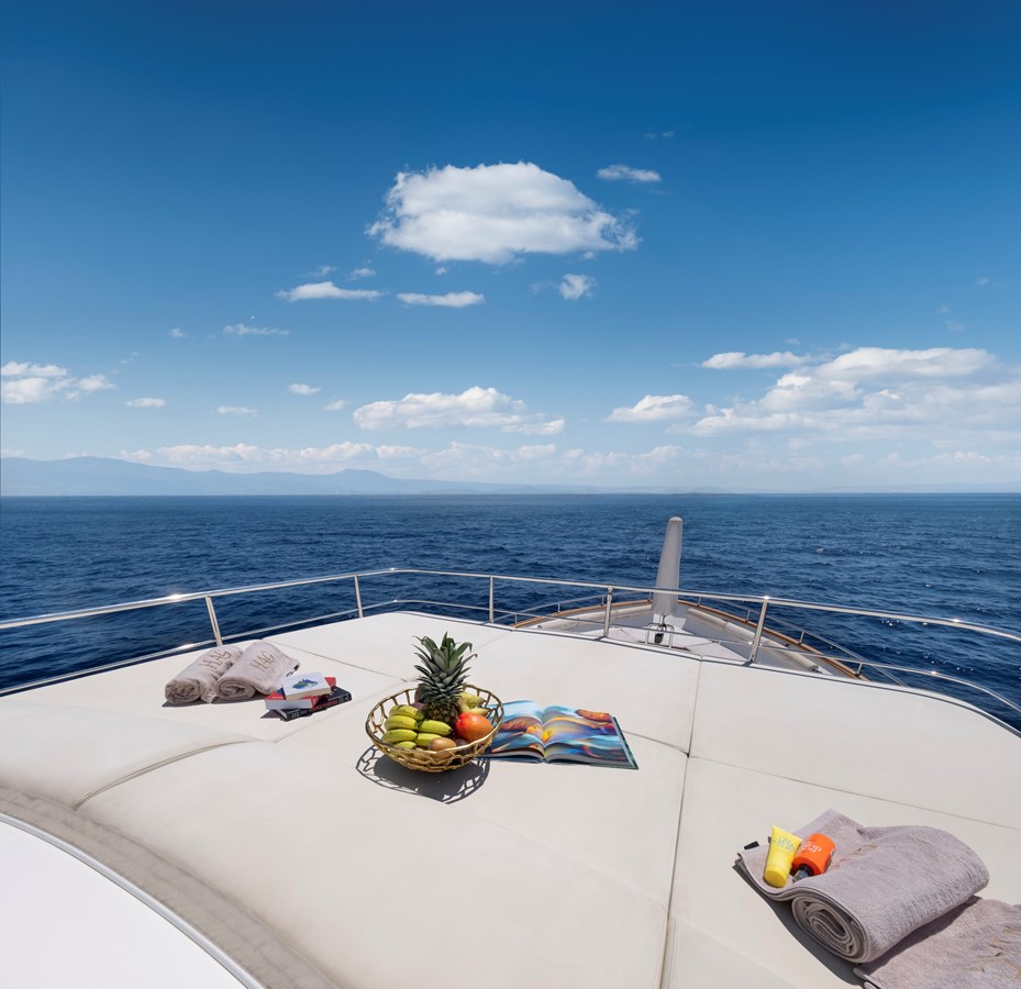 Custom Line Motor Yacht HAG For Sale