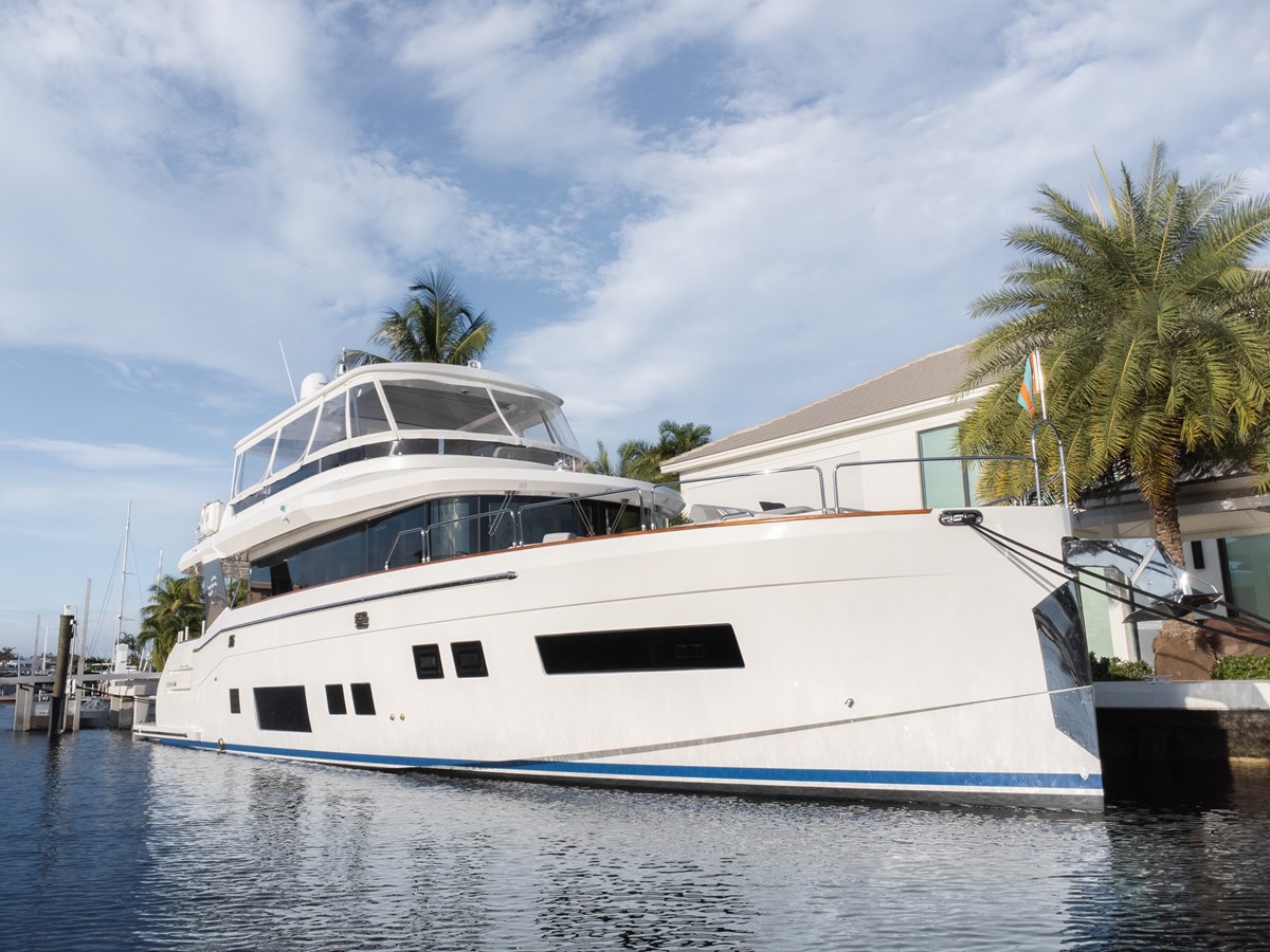 Sirena Motor Yacht FANTASEA For Sale